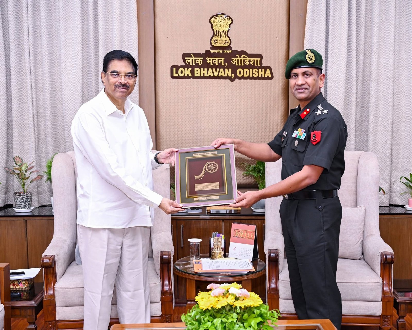 लोक भवन में राज्यपाल से मिले ब्रिगेडियर आर. शंकर, क्षेत्रीय सुरक्षा पर हुई चर्चा