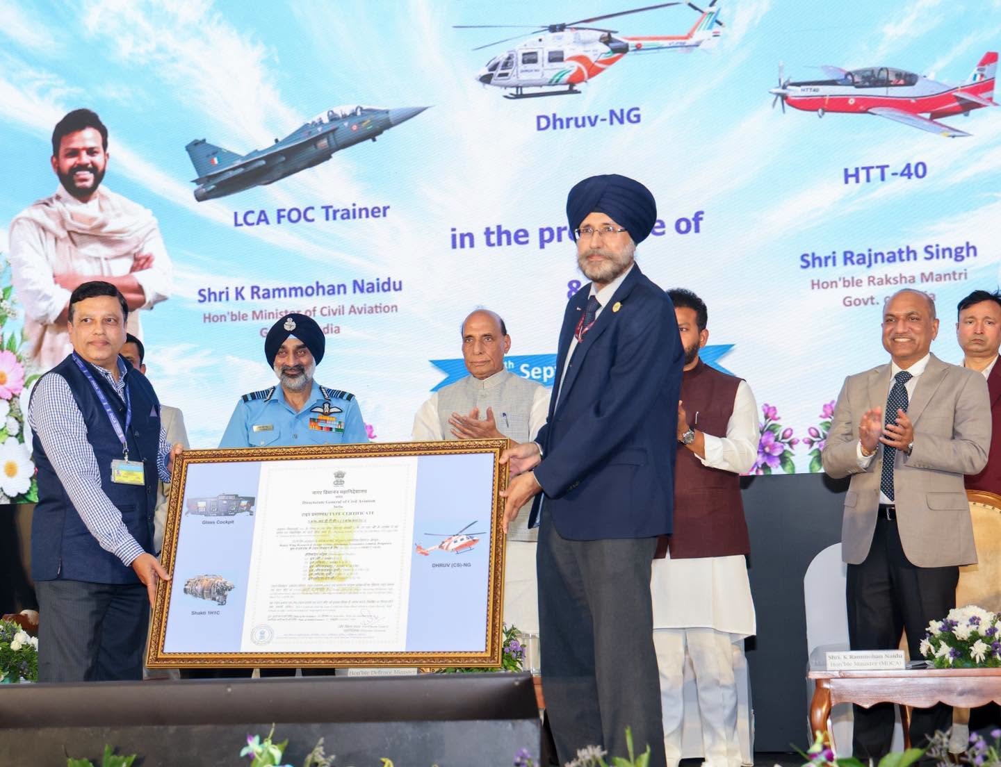 HAL ने IAF को सौंपे Tejas के दो Twin-Seater Trainers और तीन HTT-40, राजनाथ सिंह ने पूजा में लिया हिस्सा